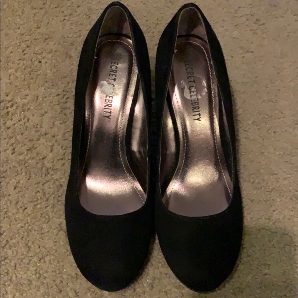 Secret Celebrity black velvet wedges size 8.5